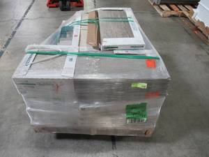 lot 136 image: WHOLESALE MIXED PALLET OF MISCELLANEOUS TILE
