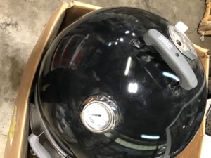 lot 8 image: WEBER SMOKER GRILL CUSTOMER RETURN SEE PICS