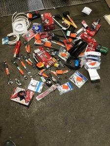 lot 16 image: BOX WITH ASSORTED TOOLS CUSTOMER RETURNS SEE PICS