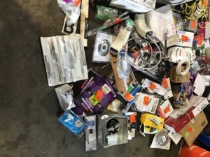 lot 17 image: TWO BOXES FULL WITH PLUMBINGELECTRICAL SUPPLIES CUSTOMER RETURNS SEE PICS