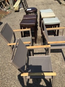 lot 25 image: PALLET WITH STOOLS AND OUTDOOR PATIO CHAIRS CUSTOMER RETURNS SEE PICS