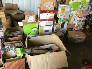 lot 28 image: PALLET WITH INDOOR OUTDOOR LIGHTS CEILING LIGHTS DIFFERENT TYPESMODELS & COLORS SOME FOR PARTS O REPAIR (SALVAGE) 