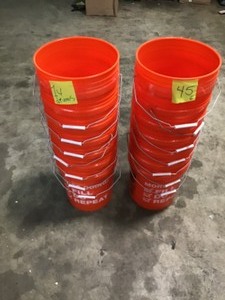 lot 45 image: 14 ORANGE BUCKETS WITHOUT LIDS CUSTOMER RETURN SEE PICS
