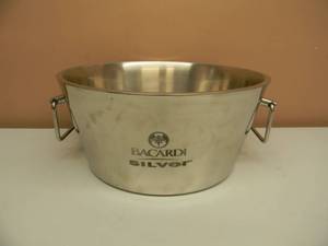 lot 58 image: NOS BACARDI SILVER ICEBEERDRINK BUCKET - NICE - SEE PICTURES