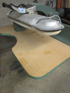 lot 109 image: HOFFMAN GARMENT PRESSING MACHINE