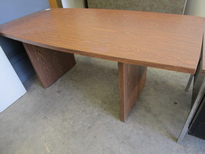 lot 139 image: CONFERENCE TABLE