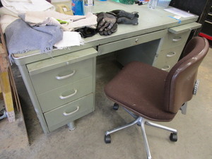 lot 141 image: ART METAL STEEL DESK