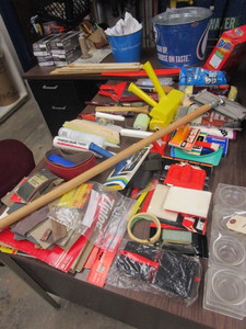 lot 162 image: PAINTING SUPPLIES AND ACCESSORIES