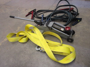 lot 182 image: FLOOR JACK, JUMPER CABLES AND TOW STRAP