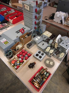 lot 191 image: ELECTRICAL SUPPIES AND ACCESSORIES