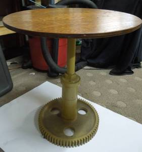 lot 9 image: Gear Base Table