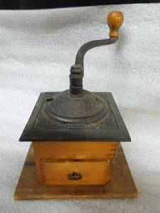 lot 10 image: Vintage Coffee Grinder