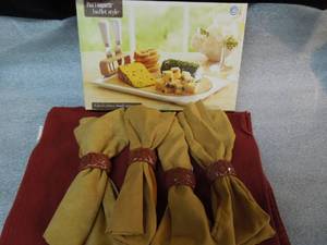 lot 37 image: Pier 1 Imports Cheese Tray and Utensils, Napkins, Rings, Placemats