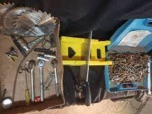 lot 83 image: Misc Handyman Items