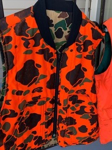 lot 70 image: Two Mens Hunting Vests