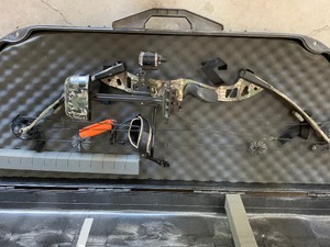 lot 57 image: PSC Diamond Back Hunting Bow with Case