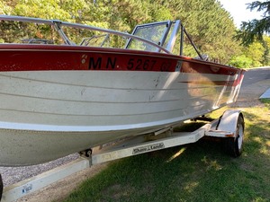 lot 80 image: Vintage Starcraft Boat, Shorelander Trailer and Motor