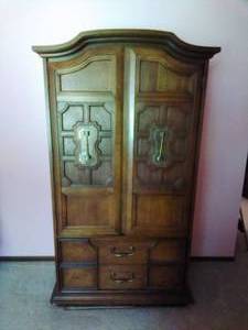 lot 11 image: Vintage Armoire