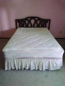 lot 14 image: Vintage Headboard (Full Size)