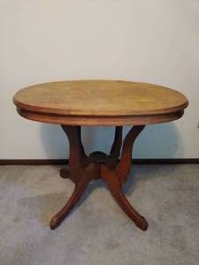 lot 22 image: Vintage Wooden Table