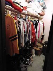 lot 31 image: Contents of Bedroom Closet