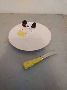 lot 40 image: Two Vintage Mouse Ceramic Pieces
