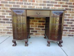 lot 49 image: Antique Claw Foot Desk