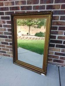 lot 50 image: Large Vintage Wall Mirror