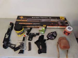 lot 66 image: Lot of Airsoft Guns & Accessories