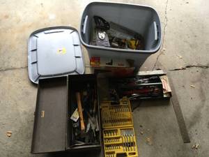 lot 105 image: Lot of Tools & Hardware