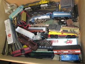 lot 76 image: Box of Model Train Track Parts & Tr...