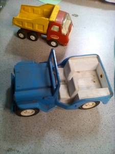 lot 84 image: (2) Vintage Trucks See Photos...