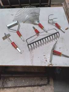 lot 1 image: (6) New Steel Garden Tools...