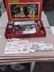 lot 5 image: Erector Set In Metal Storage Box Wi...