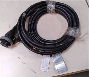 lot 9 image: 25 (30 AMP) 125V Cord set for Recr...