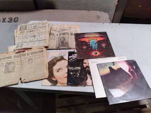 lot 29 image: Vintage Records & Newspaper See Ph...