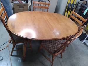 lot 54 image: Vintage Dining Table With (4) Chair...