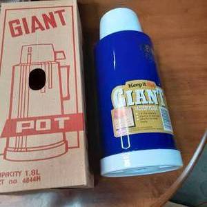 lot 122 image: Giant Pot Thermos 1.8L ...