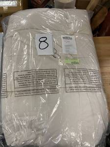 lot 8 image: Organic Ultra Warmth Natural Queen Down Comforter, C2V9-Q-NATURAL - NEW