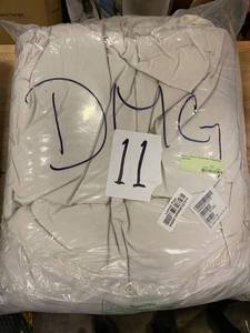 lot 11 image: Organic Medium Warmth Natural Queen Down Comforter, C2V7-Q-NATURAL - NEW