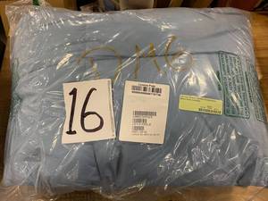 lot 16 image: LaCrosse Medium Warmth Porcelain Blue Queen Down Comforter, C3F4-Q-PORBLUE - NEW