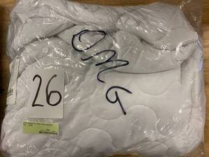 lot 26 image: Quiet Waterproof Quilted Cotton Mattress Pad - White, MB21-K-WHITE - NEW