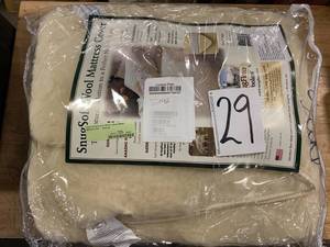 lot 29 image: Imperial American Merino Wool Queen Mattress Pad - Natural, M410-01-Q-NATURAL - NEW