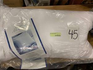 lot 45 image: Allergy Hypoallergenic Medium Firm Density Pillow king white, PO78-K-WHITE - 1 Pillow Only - NEW