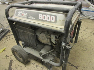 lot 303 image: NORTH STAR 8000 PORTABLE GENERATOR, WITH HONDA GX 390 ENGINE