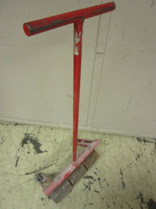 lot 317 image: LINOLEUM FLOOR ROLLER