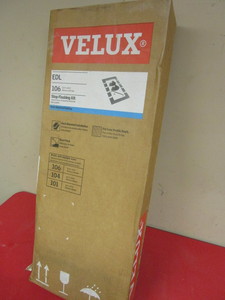 lot 320 image: VELUX STEP FLASHING KIT - NEW