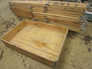 lot 324 image: PALLET BOXING