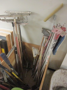 lot 334 image: INDUSTRIAL SQUEEGEES, ADJUSTABLE POLES, MORE