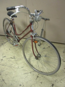 lot 360 image: VINTAGE SCHWINN CONTINENTAL BICYCLE